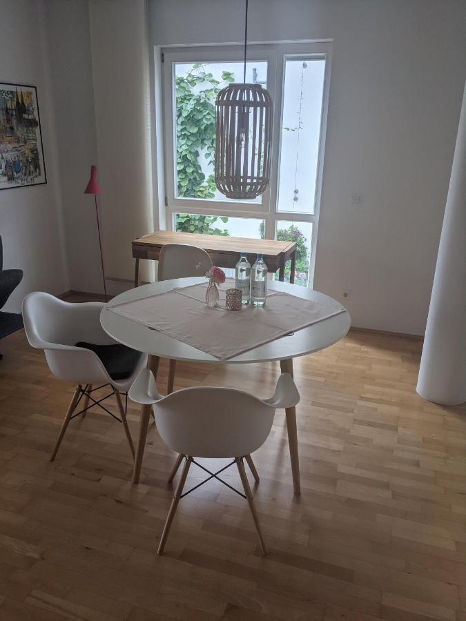 Ferien Am Wasser Appartement Wiesbaden